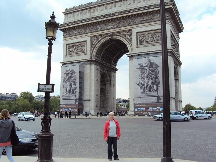 Arc de Triumph and Luba 1.jpg